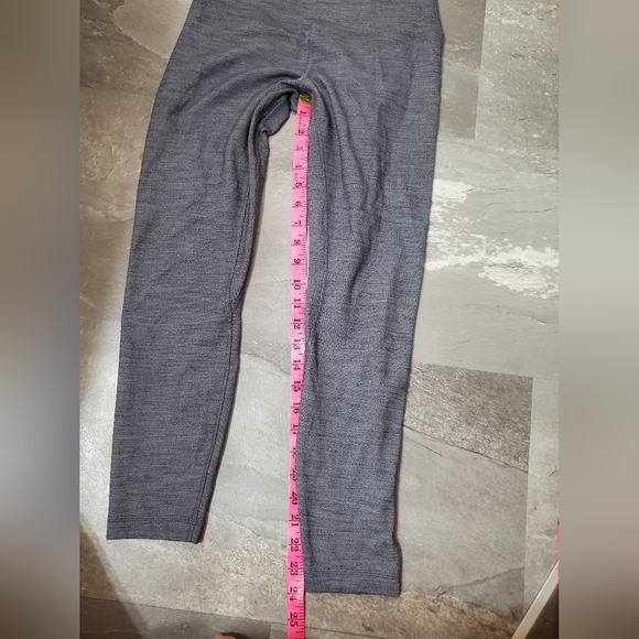 Lululemon Align Pant II 24". High Rise. Nulu. Grey Patterns. Crop. Size 6. - Picture 3 of 12